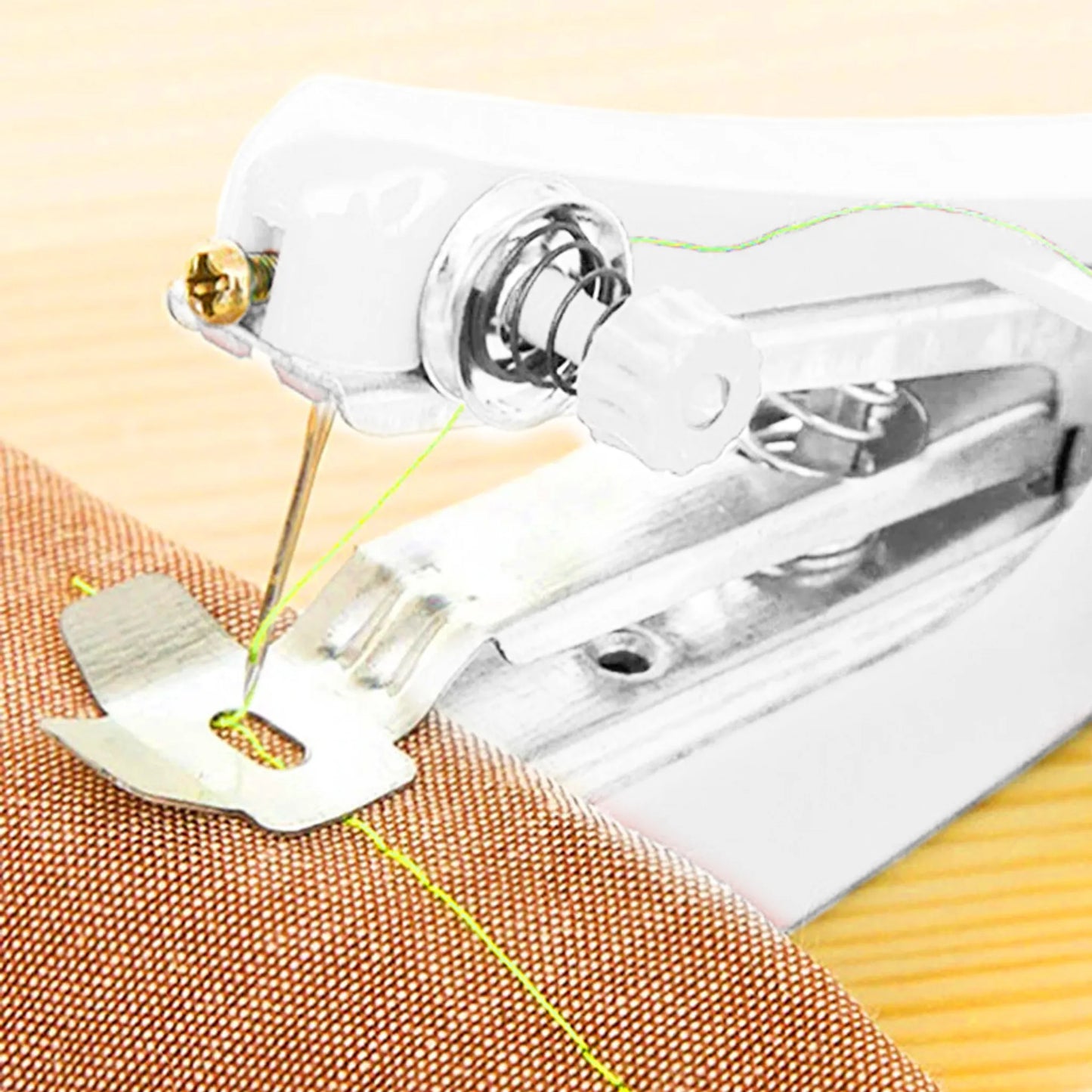 Mini Sewjoy™ - die Handnähmaschine